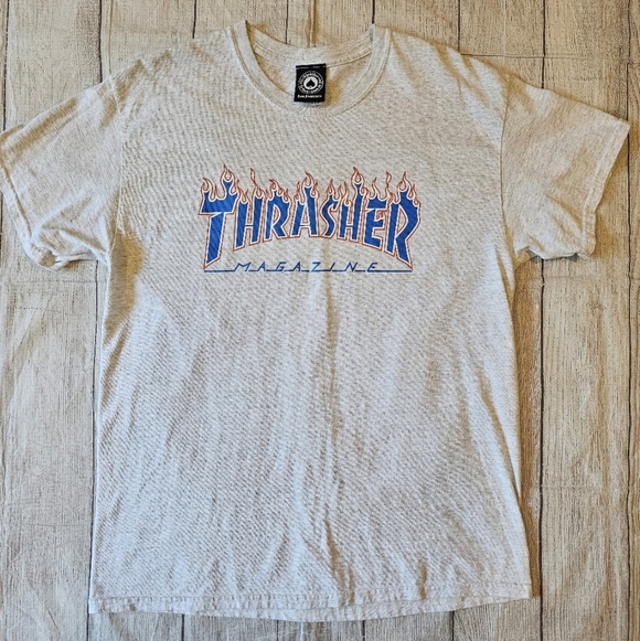 Thrasher Tops - Thrasher Magazine Flames Women's Size Large T-Shirt Short Sleeve Light Gray